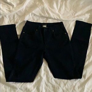 NWOT women’s Venus brand skinny jeans size 6.